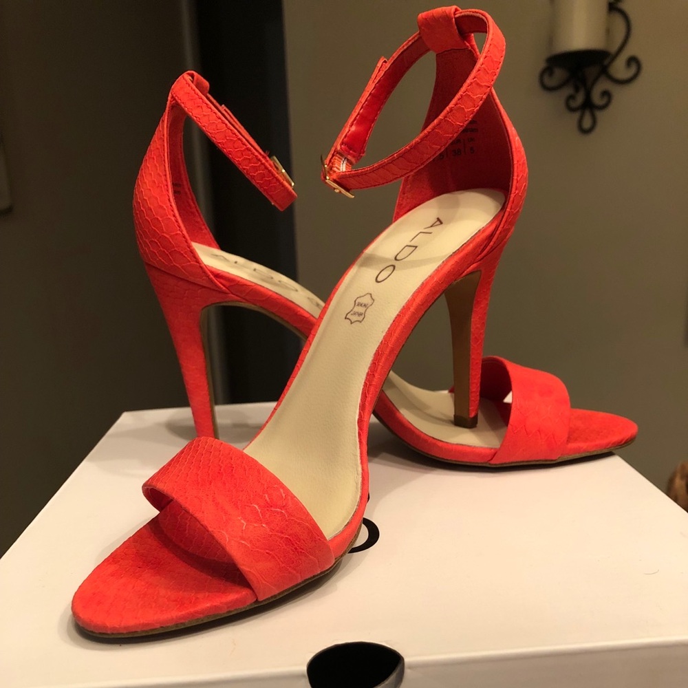 Aldo leather strappy heel
